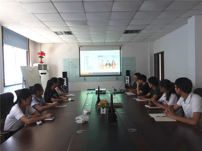 提升職業(yè)素質(zhì)，展示專業(yè)形象 意凱公司成功舉辦商務(wù)禮儀與婚介服務(wù)專項培訓(xùn)